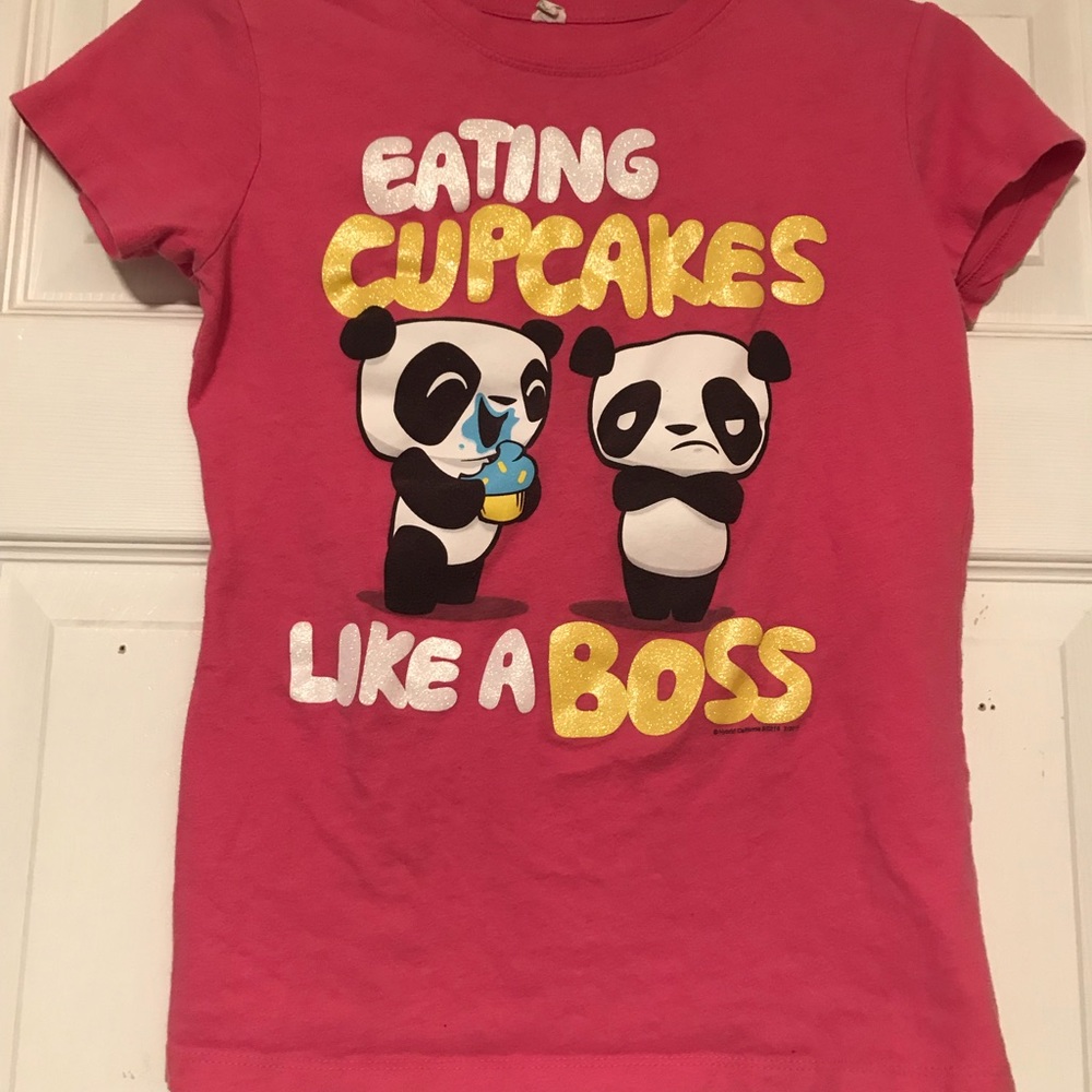 Graphic tee shirt